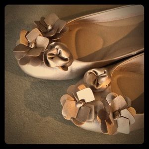 Champagne Floral Leather Shoes 6.5